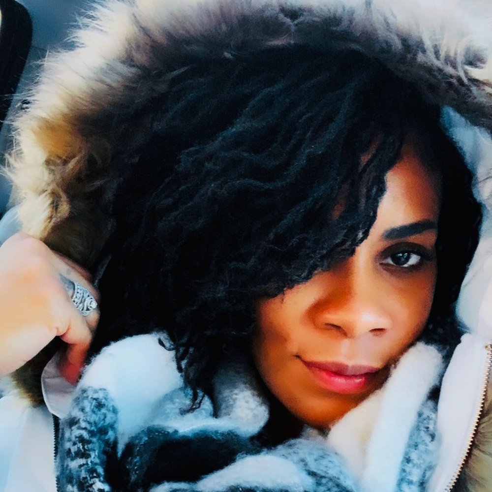 Meet your Posher, Narda B